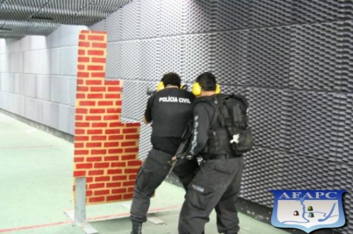 Policiais civis do Paraná atuam sem formação completa