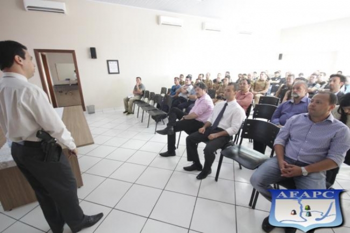 Delegado da Homicídios de Foz do Iguaçu ministra palestra no curso de capacitação da 6ª SDP