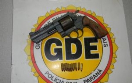Grupo de Diligências Especiais da Policia Civil apreende revolver no Bairro São Sebastião