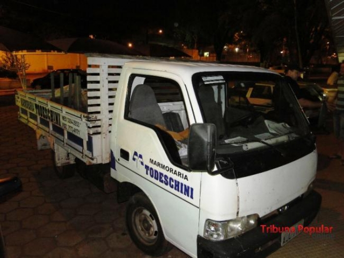 GDE da Policia Civil estoura deposito de veículos roubados na Vila Perola