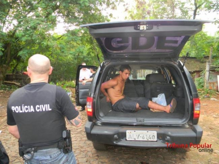 GDE dão cumprimento a três mandados de prisão e acabam apreendendo “Crack” na Favela do Monsenhor