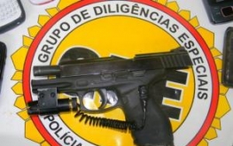 Grupo de Diligências Especiais da Policia Civil apreende pistola 9mm com mira “lazer”