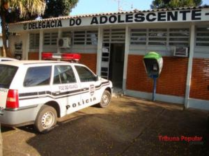 Delegacia do Adolescente de Foz do Iguaçu apreende menor acusado de furtos na cidade