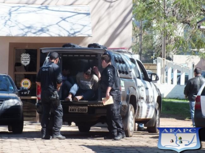 Policiais Civis do GDE estouram ponto de drogas na Vila Miranda