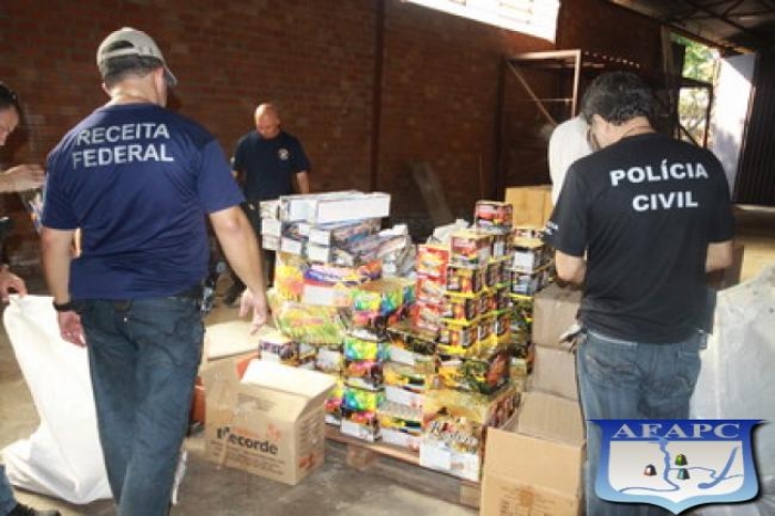 Policiais da 6ª SDP participam de operação conjunta que fiscalizou comércio de fogos de artifício em Foz do Iguaçu