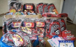 Polícia Civil de Foz do Iguaçu faz doação de materiais escolares