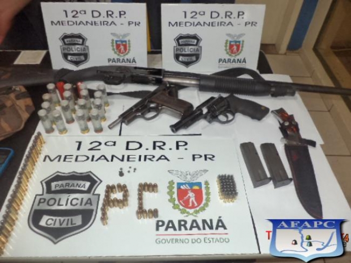 POLÍCIA CIVIL DE MEDIANEIRA APREENDE ARMAS E MUNIÇÕES EM INVASÃO